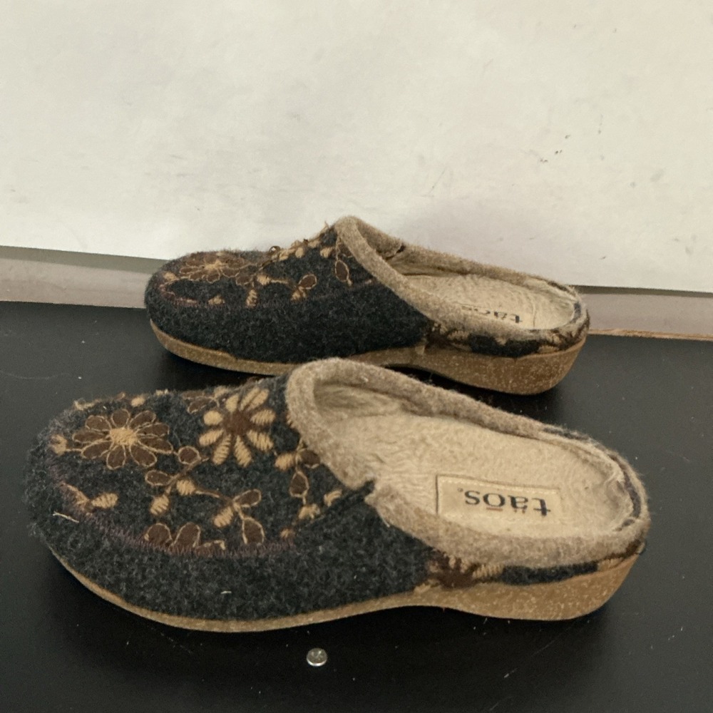Taos Woolderness 2 Floral Clog Slippers Shoes Womens 6-6.5 Gray Felt Wool Mules - Picture 5 of 8